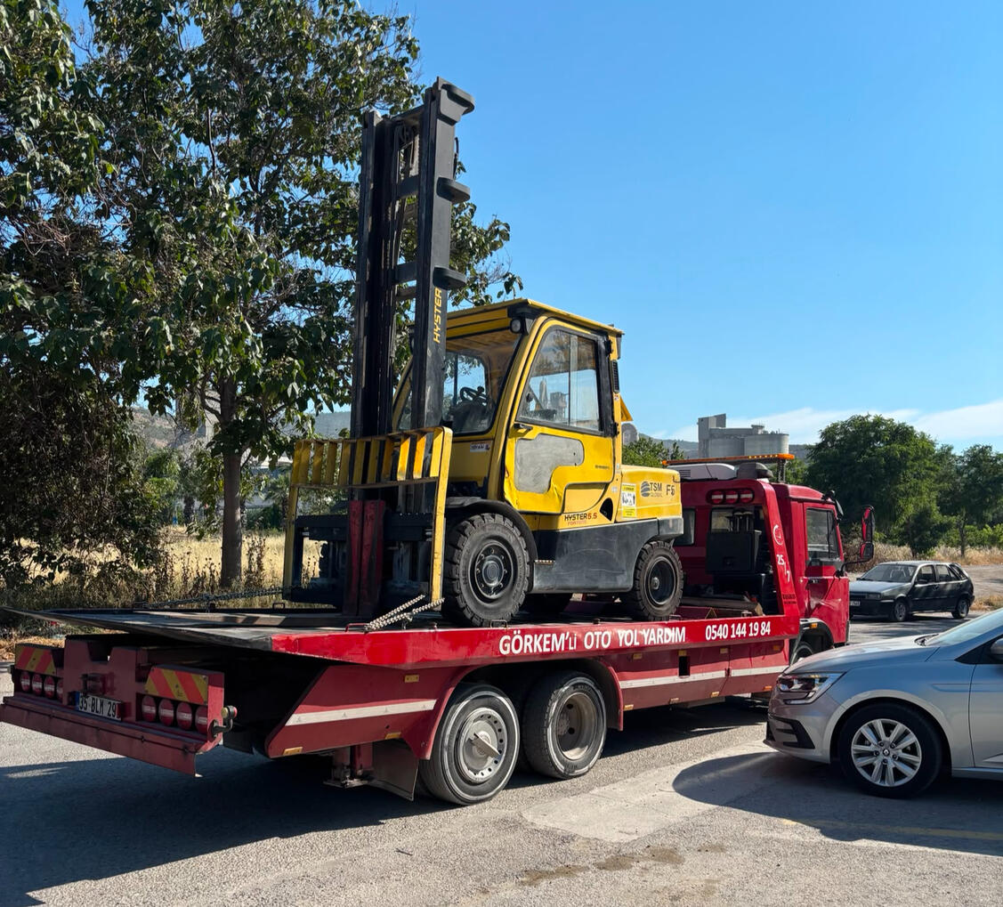 Görkemli Kurtarıcı ile İzmir'de iş makinesi taşıma hizmeti İzmir Bornova'da Görkemli Kurtarıcı oto kurtarma ve yol yardım aracı