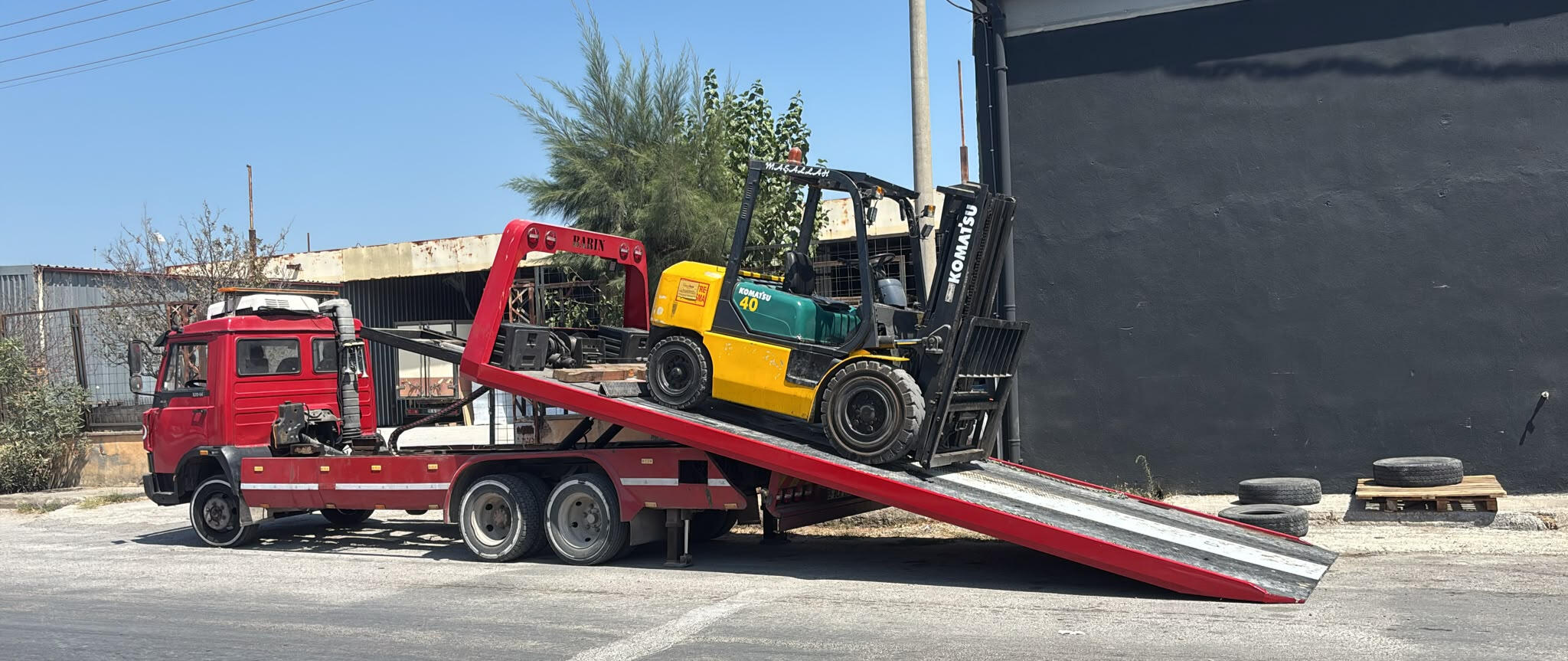 Görkemli Kurtarıcı ile İzmir'de iş makinesi taşıma hizmeti Görkemli Kurtarıcı ile İzmir'de iş makinesi taşıma hizmeti