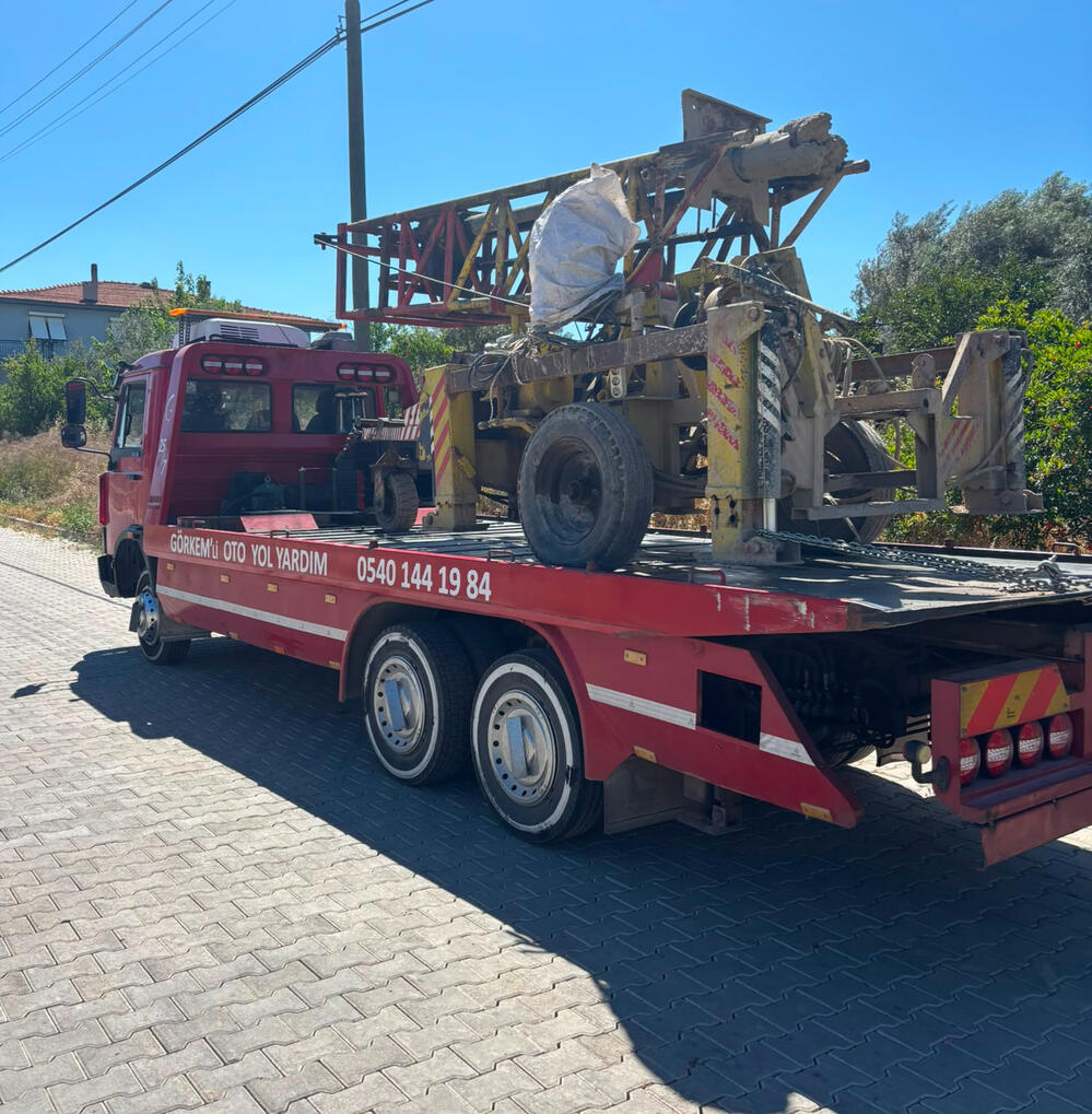 Oto kurtarma ve yol yardım İzmir Bornova'da Görkemli Kurtarıcı oto kurtarma ve yol yardım aracı